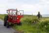084_VV_Eggum_traktor_og_nabo.j